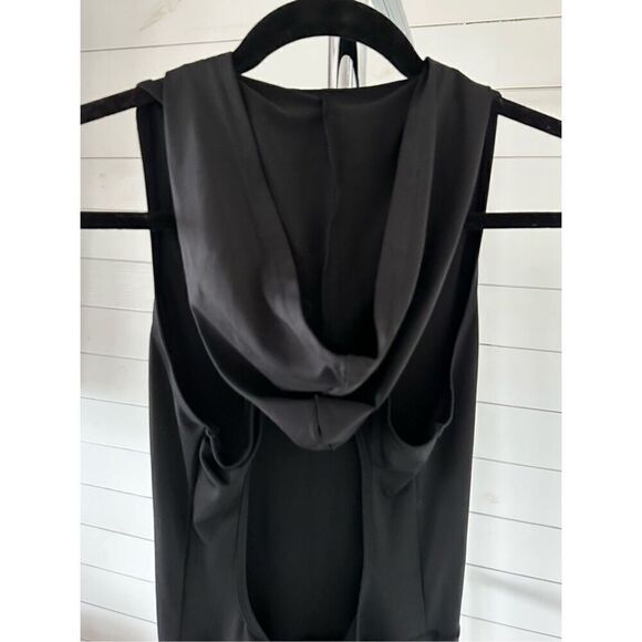 One-piece open back hooded bodysuit size medium - Picture 5 of 9